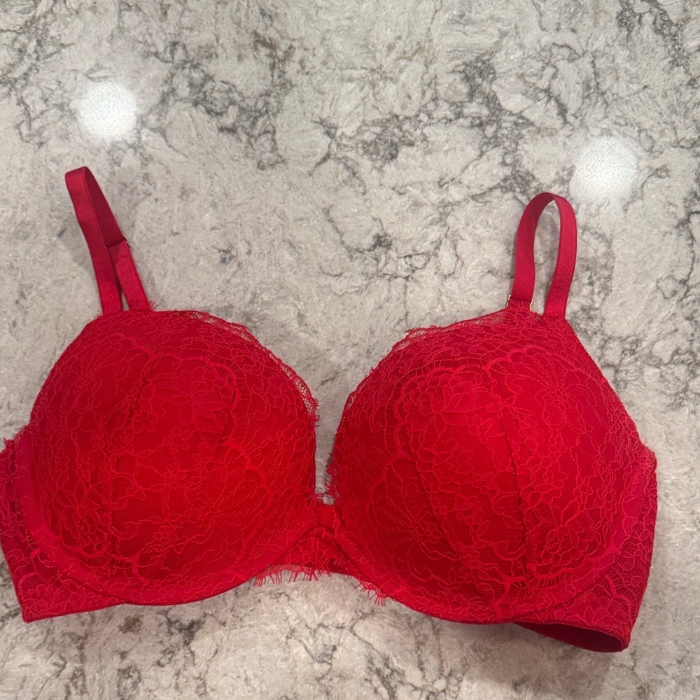 Victoria’s Secret Dream Angels Red Lace Push Up Bra